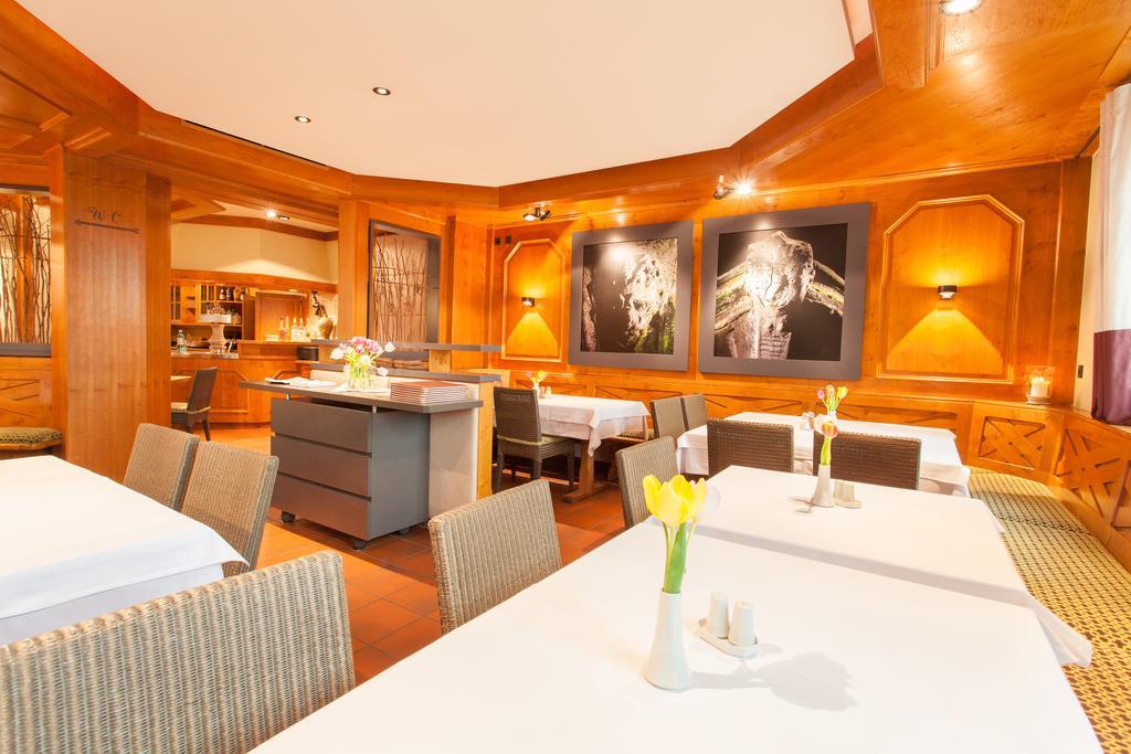 Hotel Restaurant Jaegerhof Weisendorf Kültér fotó