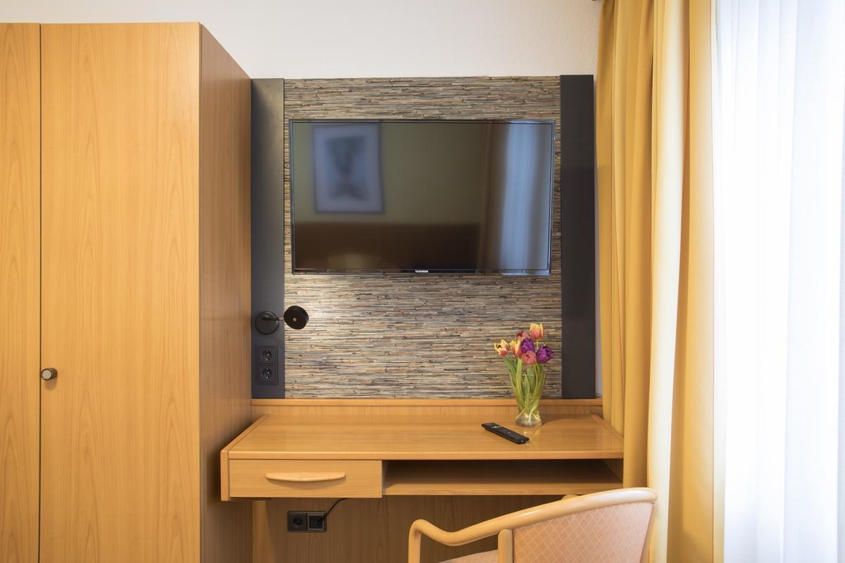 Hotel Restaurant Jaegerhof Weisendorf Kültér fotó
