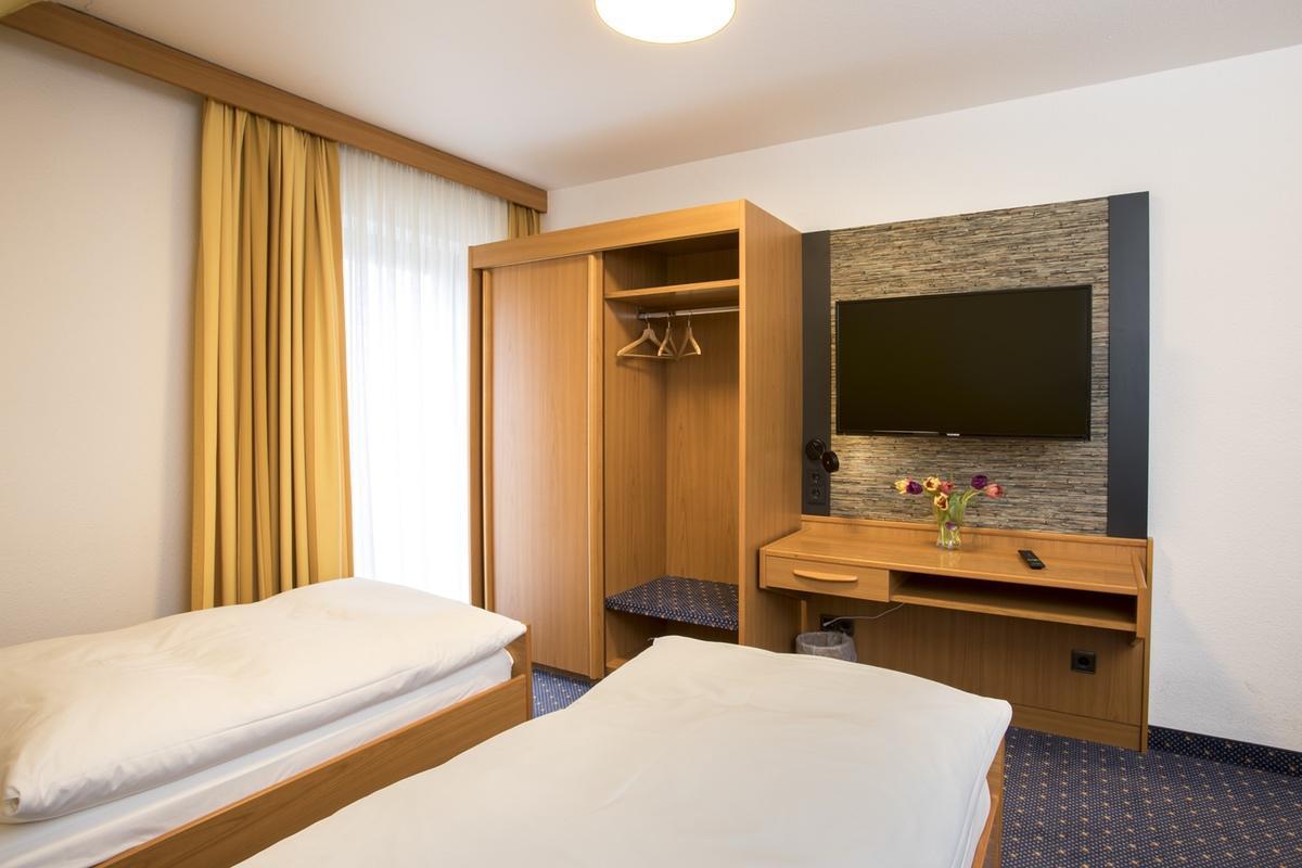 Hotel Restaurant Jaegerhof Weisendorf Kültér fotó